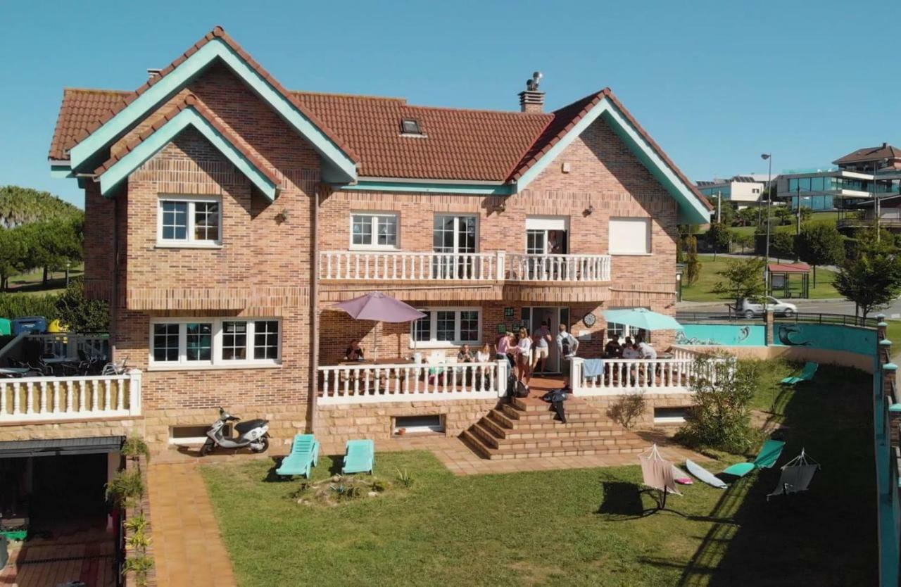 Surf Hostel *